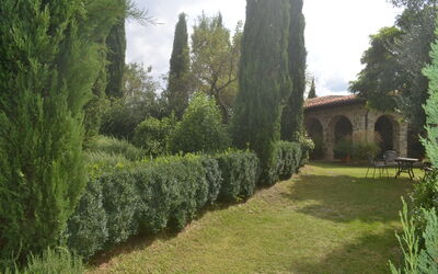 Podere Peteglia: all'aperto, Esterni, Giardino