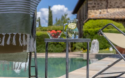 Podere Peteglia: all'aperto, Esterni, Piscina