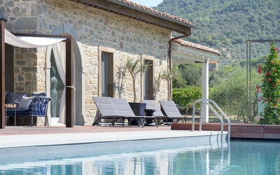 Villa Lilli & Spa: Building Exterior, Pool