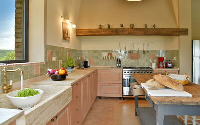 Villa Il Noccioleto: Kitchen