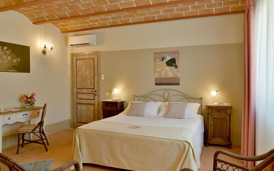 Villa Il Noccioleto: Double bedroom