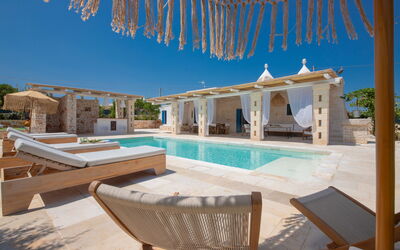 Trulli Valle D'Itria - Martina Franca: Balkon / terras / patio, Buitenkanten, Buitenshuis, Herfst, Lente, Winter, Zomer, zwembad