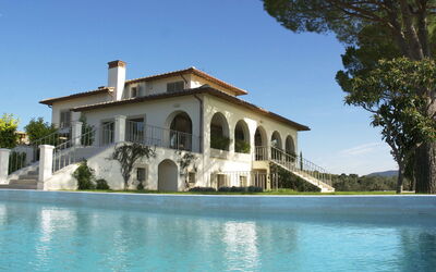 Villa Brando: Building Exterior, Pool