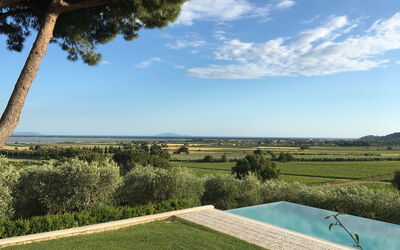 Villa Brando: Pool, Scenic View