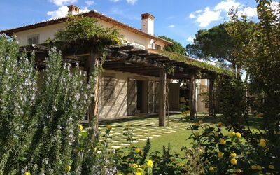 Villa Brando: Building Exterior, Garden