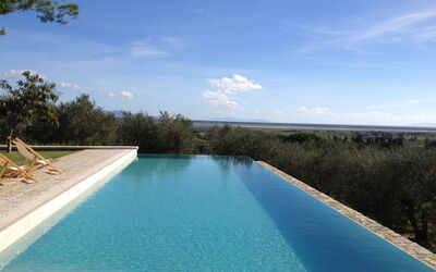 Villa Brando: Pool, Scenic View