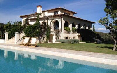 Villa Brando: Building Exterior, Pool