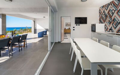Villa Lily
