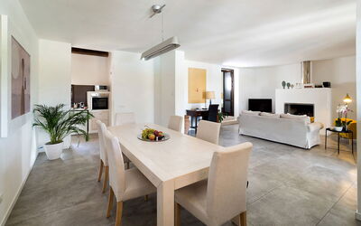 Villa Almond
