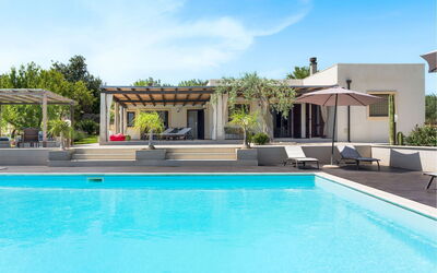 Villa Almond