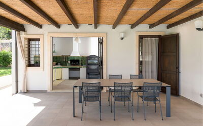 Villa Almond