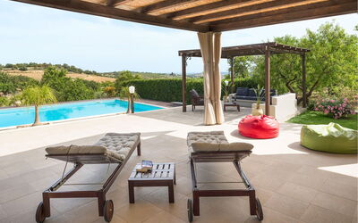 Villa Almond
