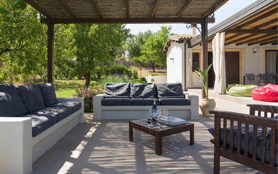 Villa Almond