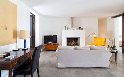 Villa Almond