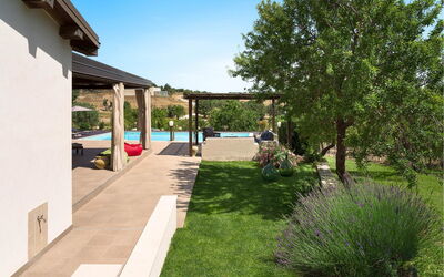 Villa Almond