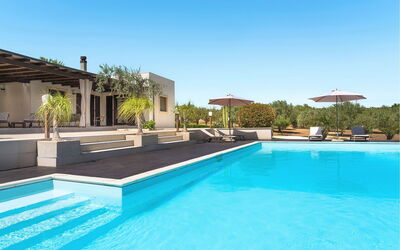 Villa Almond