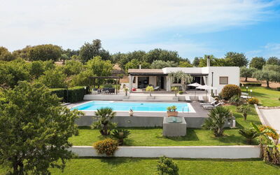 Villa Almond