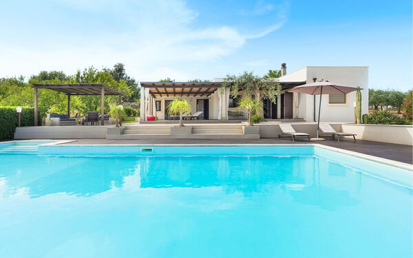 Villa Almond