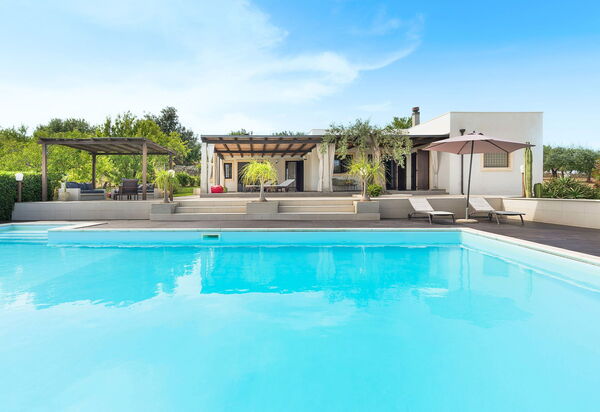 Villa Almond