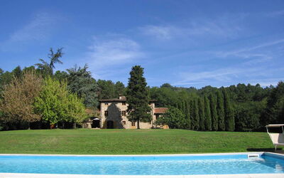 Il Pianoforte: bassin, Extérieurs, Jardin