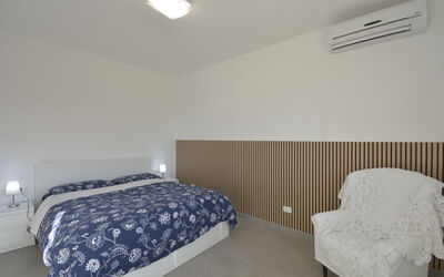 Rari House: Autumn, Bedroom, Spring, Summer