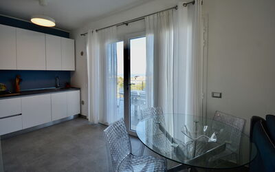 Rari House: Autumn, Kitchen, Living Room, Spring, Summer