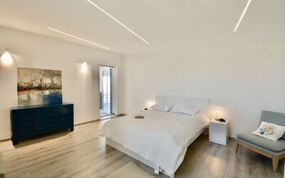Rari House: Autumn, Bedroom, Spring, Summer