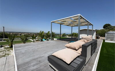 Rari House: Autumn, Balcony / Terrace / Patio, Garden, Spring, Summer