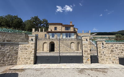 Villa Maddalena alla Guglielmesca: Buitenkanten, Hoofdingang, Lente