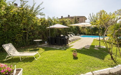 Villa Eva: Autunno, Estate, Giardino, Primavera