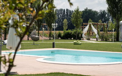Relais Villa Mirandola: Autunno, Estate, Piscina, Primavera