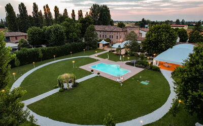 Relais Villa Mirandola: Autunno, Estate, Piscina, Primavera