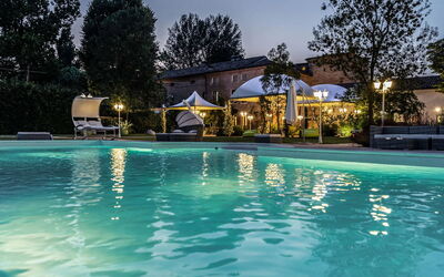 Relais Villa Mirandola: Autunno, Estate, Piscina, Primavera
