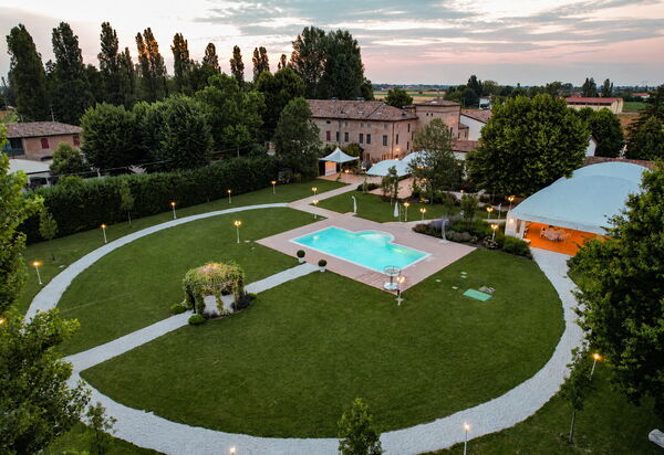 Relais Villa Mirandola: Automne, bassin, Été, Printemps