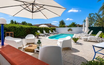 Villa Didymos: Herfst, Lente, Zomer, zwembad