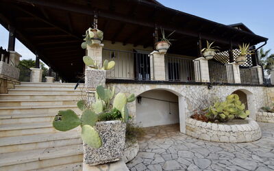 Villa Patrizia: Automne, Entrée principale, Été, Printemps