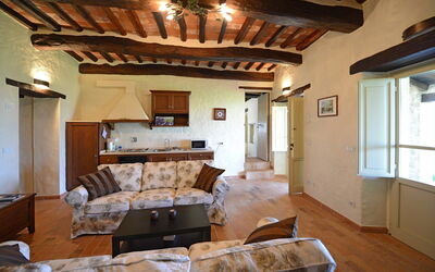 Chiaravalle: Cuisine, Salle à manger, Salon