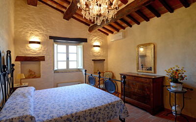 Chiaravalle: chambre à coucher