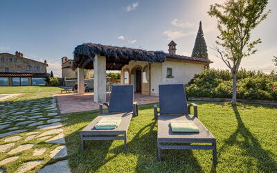 Chiaravalle: Extérieurs, Jardin