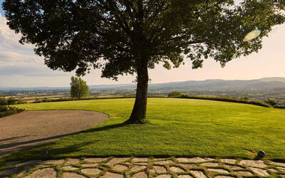 Chiaravalle: Jardin, Vues