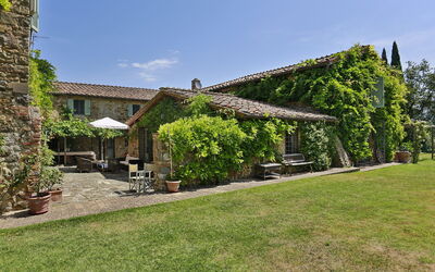 Villa Ulmus: all'aperto, Esterni