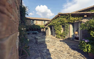 Villa Ulmus: all'aperto, Esterni