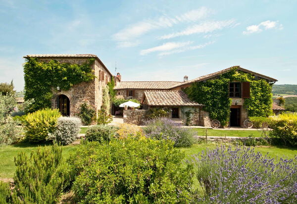 Villa Ulmus: Building Exterior, Garden