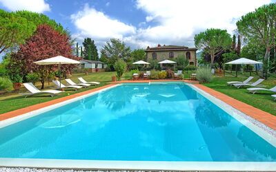 Villa Pastello: Estate, Piscina