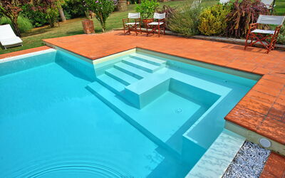 Villa Pastello: Estate, Piscina