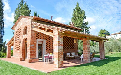 Desiree: Building Exterior, Garden