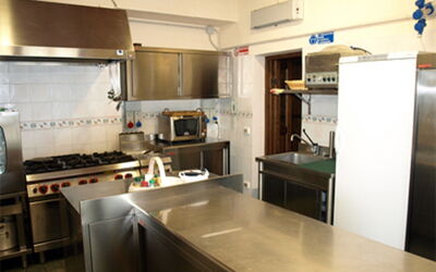 Elegante: professional kitchen