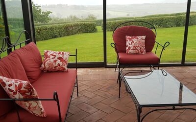 Elegante: sitting area in veranda