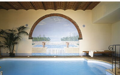 Elegante: Indoor heated pool and sauna