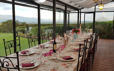 Elegante: elegant table  in veranda
romantic dinner